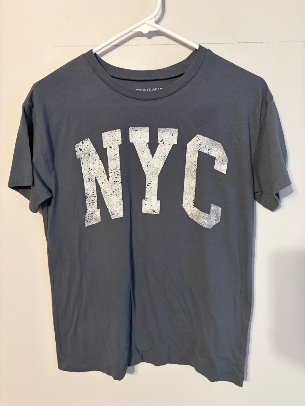 Grayson Threads Gray NYC Short Sleeve Tee. Crew neck. Med. 50/50. Cotton/poly